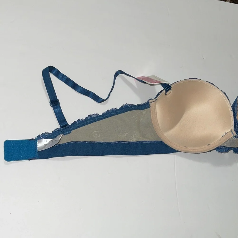 Super Push Up Extreme Padded Maximum Lift Lace Multi-way Strapless Bra. NWT